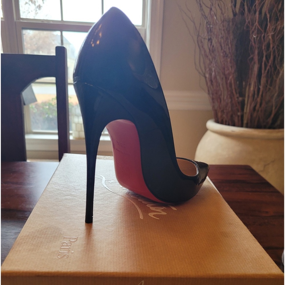 Size 38 Worn Once. Authentic Of Course. - image 3